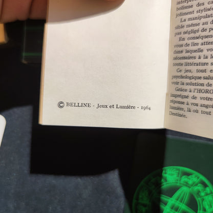 Horoscope de Belline est une première édition limitée de 1964 dont la boîte est écrite en vert sur fond noir n'a pas été
imprimée par le Maître Cartier Grimaud(comme ses futures éditions ) mais en Belgique par Belline lui-même !