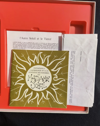 Jeu Astrologique Astro Soleil – Édition Vintage 1971 par Madame Soleil – Oracle Collector Unique et Rare conçu par Madame Soleil