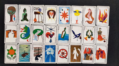 Horoscope de Belline est une première édition limitée de 1964 dont la boîte est écrite en vert sur fond noir n'a pas été
imprimée par le Maître Cartier Grimaud(comme ses futures éditions ) mais en Belgique par Belline lui-même !