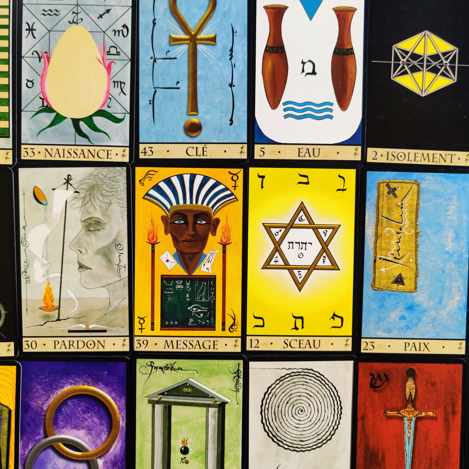  Cartes de l’Oracle de la Triade 1998 étalées – illustrations symboliques ésotériques de Dominike Duplaa 
